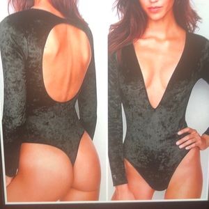Victoria’s Secret xs/s Velvet bodysuit black